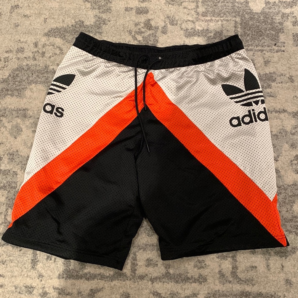 Adidas athletic mens L shorts